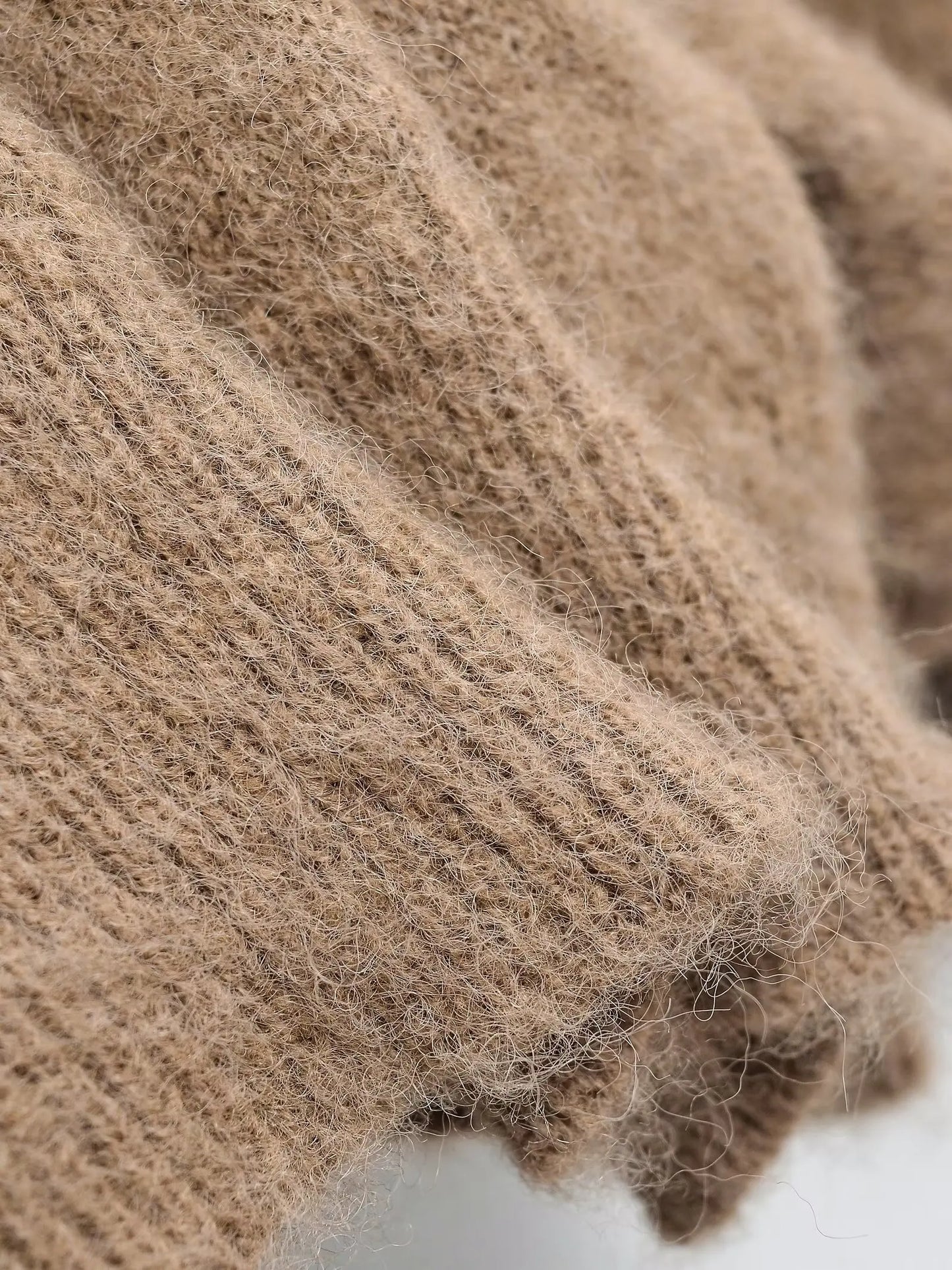 TRAFZA-Women Basic Pullover Sweater V-Neck Mocha Mousse Knitted Sweater New 2025 Fall Winter Minimalist Commuter Picnic Sweater