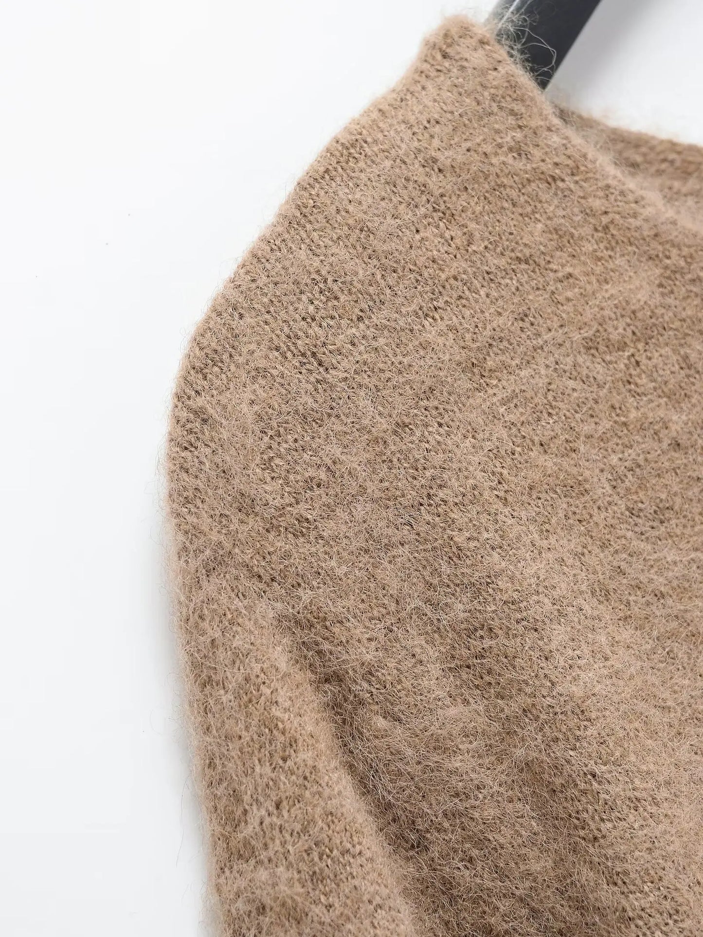TRAFZA-Women Basic Pullover Sweater V-Neck Mocha Mousse Knitted Sweater New 2025 Fall Winter Minimalist Commuter Picnic Sweater