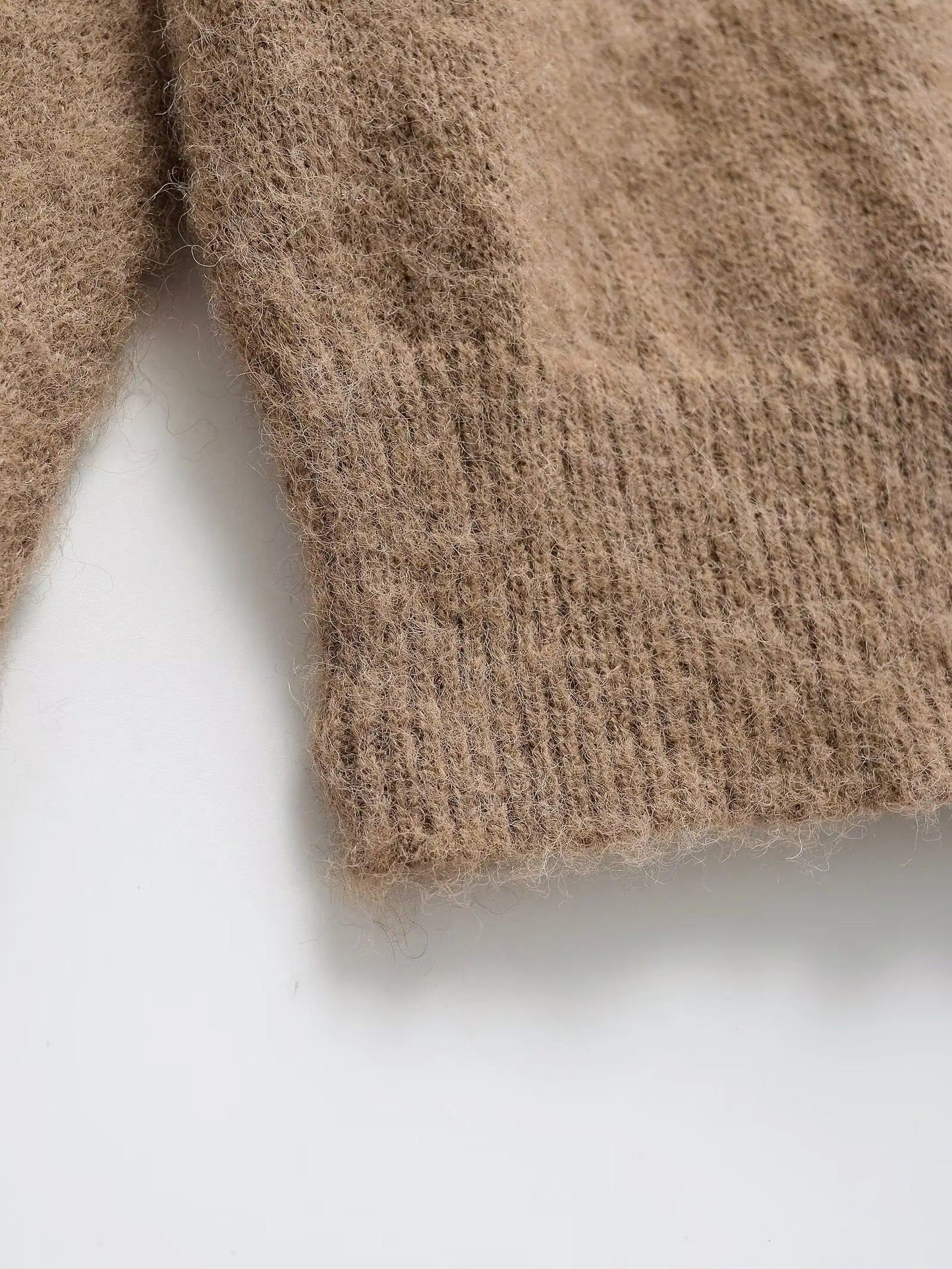 TRAFZA-Women Basic Pullover Sweater V-Neck Mocha Mousse Knitted Sweater New 2025 Fall Winter Minimalist Commuter Picnic Sweater